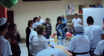 Un grupo de alumnos dun curso de cociña rematan as súas prácticas en Alume