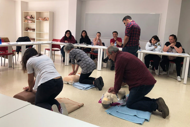 Aprendemos primeros auxilios con Feafes Galicia